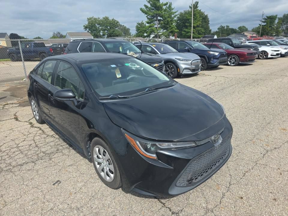 Used 2021 Toyota Corolla LE FWD image 1