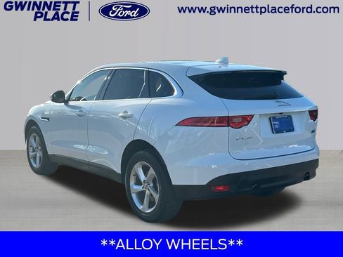 Used 2019 Jaguar F-PACE Premium image 7