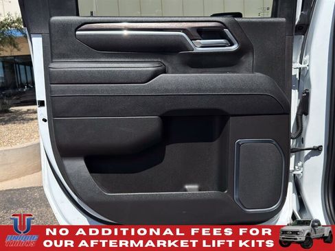 Used 2025 Chevrolet Silverado 3500 LTZ AWD/4WD image 20