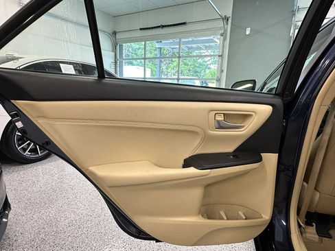 Used 2015 Toyota Camry XLE w/ Moonroof Package FWD image 20