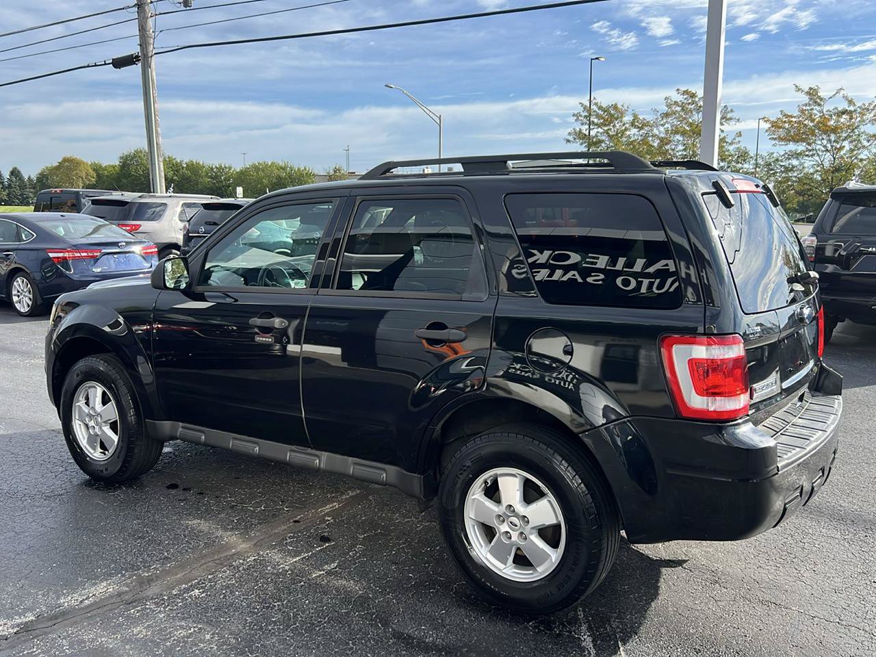 Used 2011 Ford Escape XLT w/ Canadian Winter Pkg FWD image 3