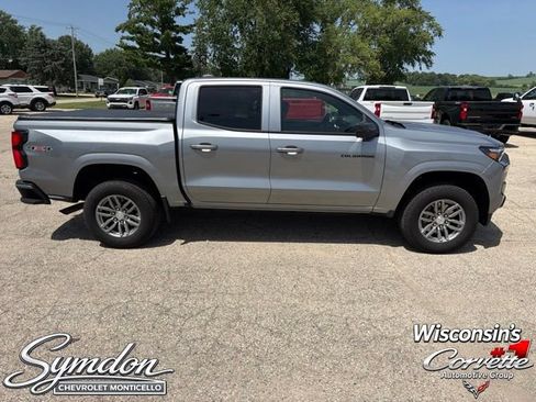 Used 2025 Chevrolet Colorado LT w/ LT Convenience Package AWD/4WD image 3