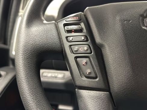 Used 2022 Nissan Frontier SV w/ Technology Package image 11