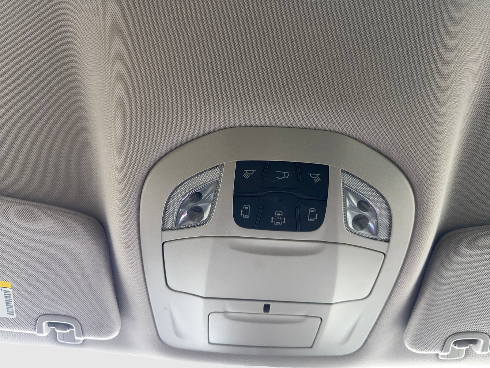Used 2024 Chrysler Pacifica Limited FWD image 32