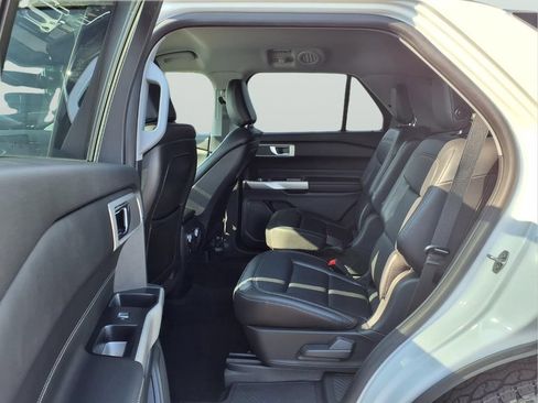 Used 2020 Ford Explorer XLT w/ Equipment Group 202A AWD/4WD image 10