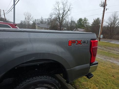 Used 2022 Ford F250 XLT w/ XLT Premium Package image 6