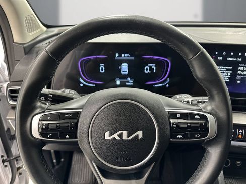 Used 2025 Kia Sportage EX FWD image 22