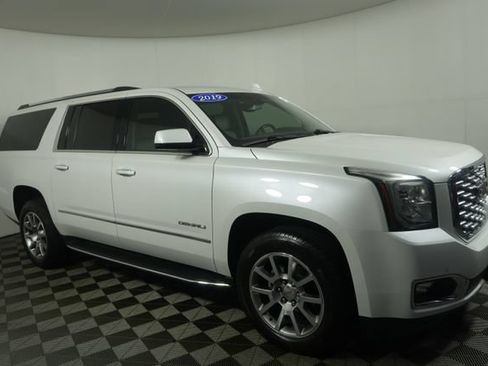 Used 2019 GMC Yukon XL Denali w/ Open Road Package AWD/4WD image 2