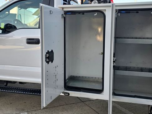 Used 2022 Ford F550 2WD Regular Cab Super Duty image 31