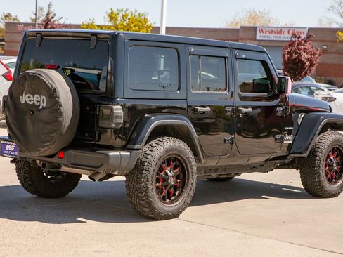 Used 2020 Jeep Wrangler Unlimited Sahara AWD/4WD image 4