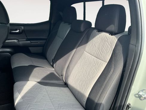 Used 2023 Toyota Tacoma TRD Off-Road w/ Technology Package image 15