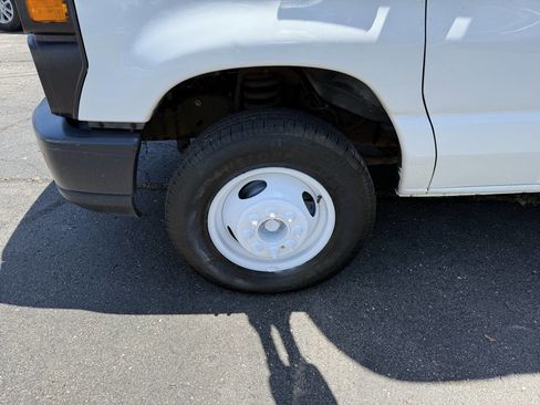 Used 2008 Ford E-350 and Econoline 350 Super Duty image 13