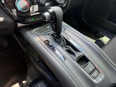 Used 2018 Honda HR-V LX image 22