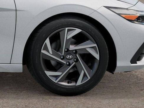 New 2026 Hyundai Elantra Limited FWD image 8