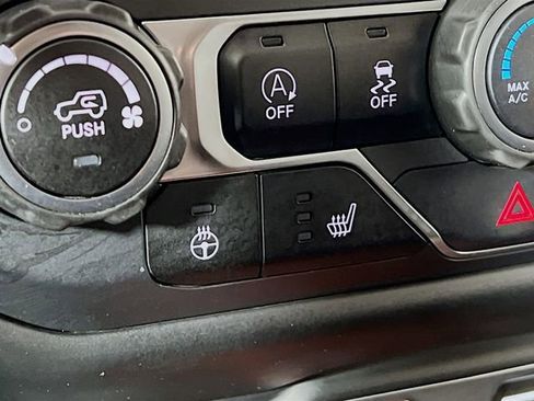 Used 2020 Jeep Wrangler Unlimited Sport image 21