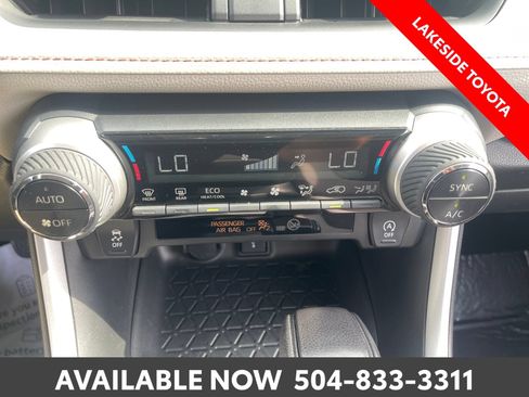 Used 2020 Toyota RAV4 XLE FWD image 31