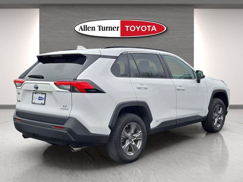 Used 2024 Toyota RAV4 LE image 7