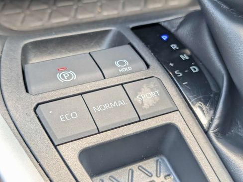 Used 2022 Toyota RAV4 XLE Premium FWD image 30