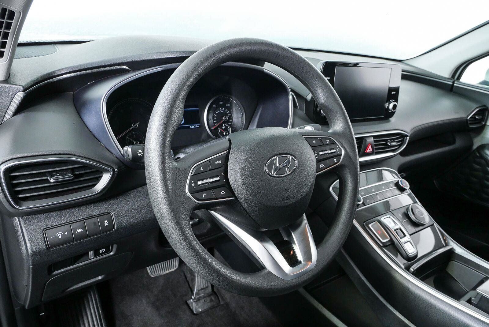 Used 2023 Hyundai Santa Fe SE FWD image 4
