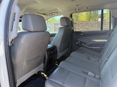 Used 2018 Chevrolet Suburban LT RWD image 12