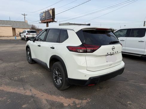 Used 2024 Nissan Rogue S image 4