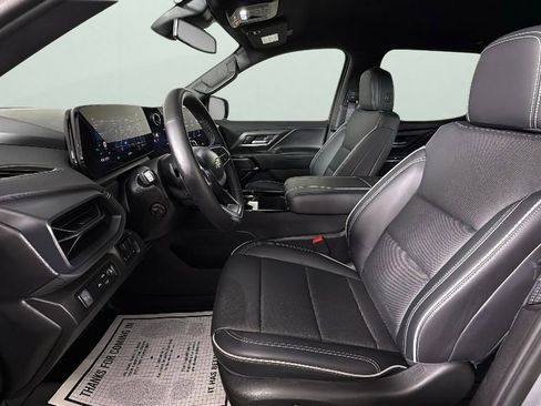 Used 2025 Chevrolet Silverado EV LT image 17