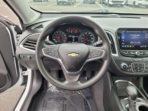 Used 2022 Chevrolet Malibu LT FWD image 17