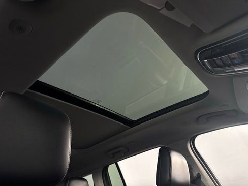 Used 2023 Jeep Grand Cherokee 4WD 4xe image 17