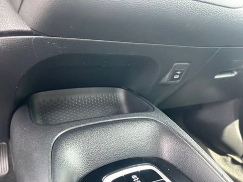 Used 2024 Toyota Corolla LE FWD image 25