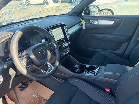 New 2026 Volvo XC40 B5 Ultra w/ Protection Package Premier AWD/4WD image 19