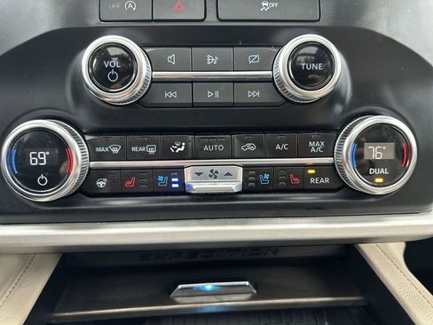 Used 2024 Ford Expedition Max Limited RWD image 30