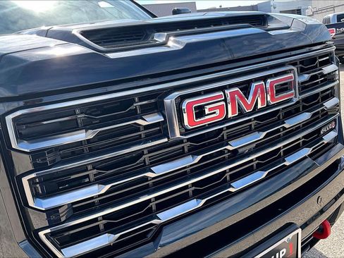 Used 2025 GMC Sierra 2500 AT4 w/ AT4 Premium Plus Package AWD/4WD image 30