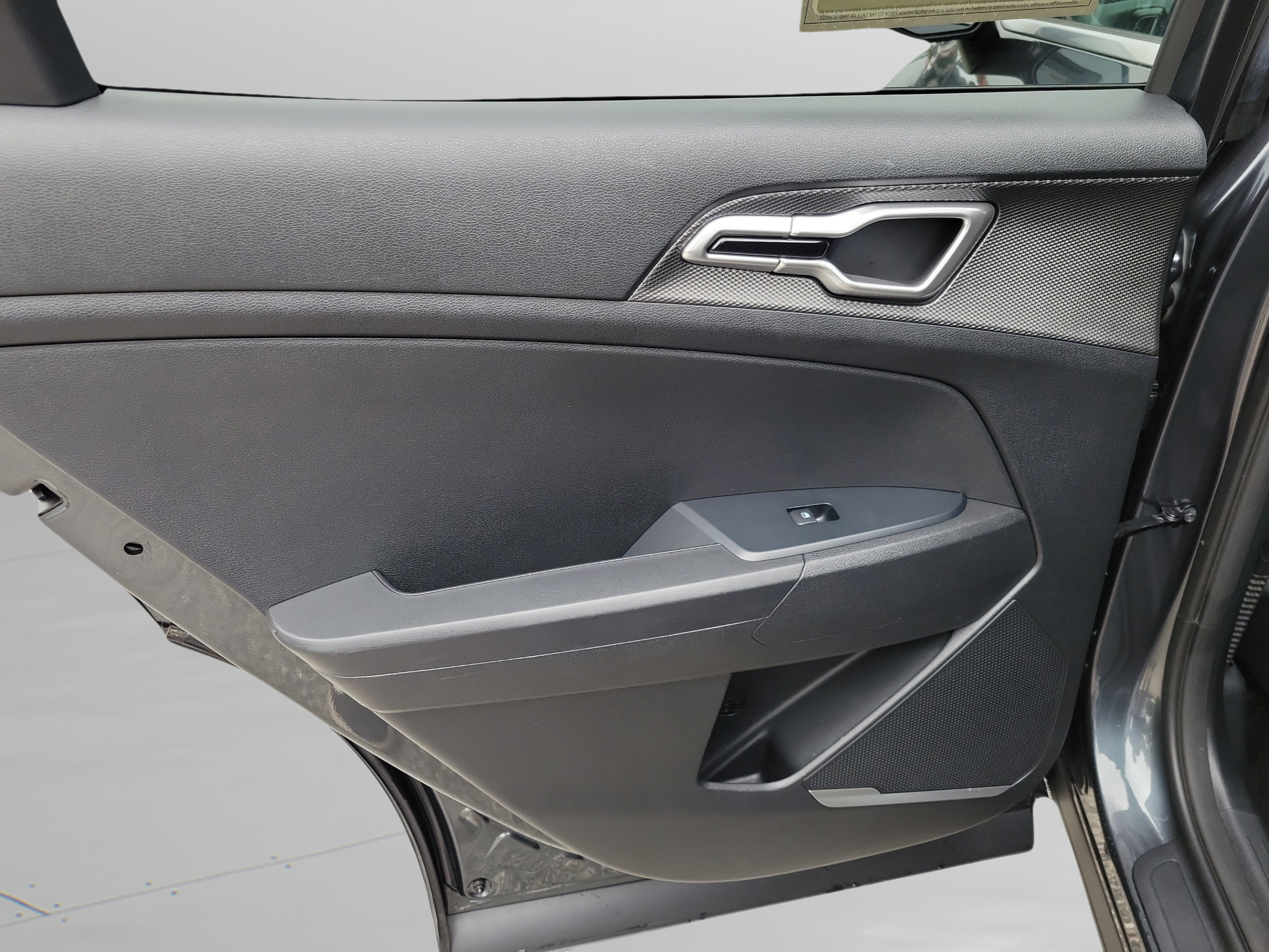 Used 2025 Kia Sportage LX FWD image 6