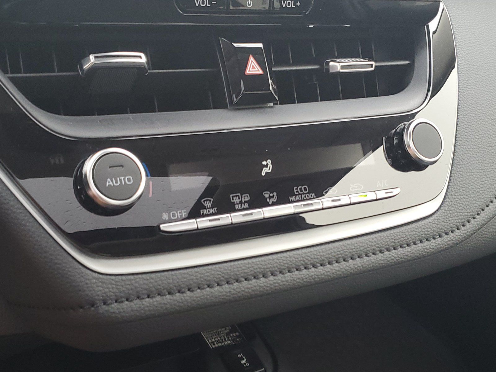Certified 2026 Toyota Corolla XLE FWD image 28