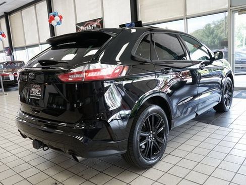 Used 2020 Ford Edge ST-Line w/ Cold Weather Package image 16