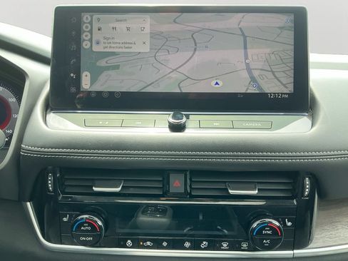 Used 2025 Nissan Rogue Platinum FWD image 17