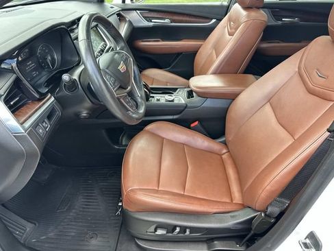 Certified 2023 Cadillac XT5 Premium Luxury AWD/4WD image 18
