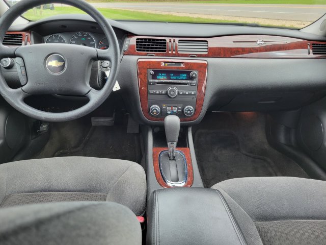 Used 2009 Chevrolet Impala LT FWD image 21
