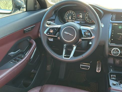 Used 2024 Jaguar E-PACE R-Dynamic SE image 22