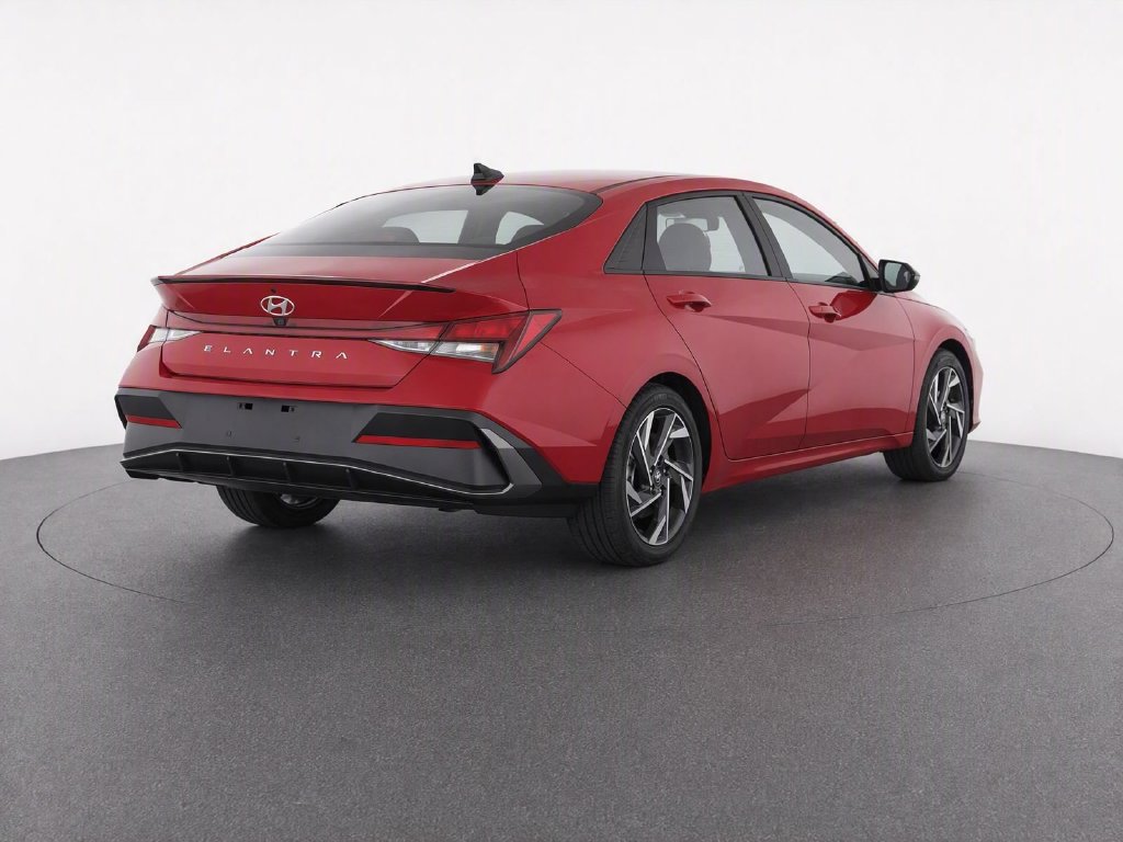 Used 2025 Hyundai Elantra Sport FWD image 3