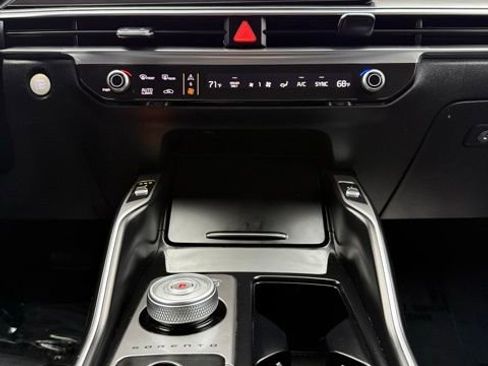 Used 2025 Kia Sorento EX image 30
