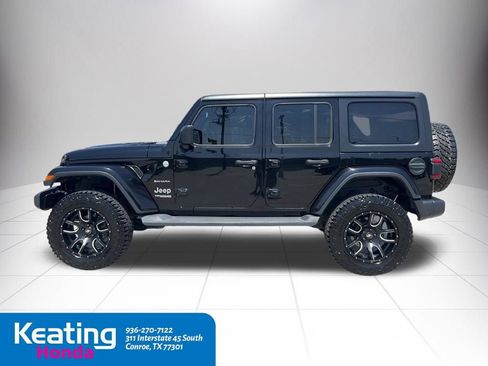 Used 2018 Jeep Wrangler Unlimited Sahara w/ LED Lighting Group AWD/4WD image 9