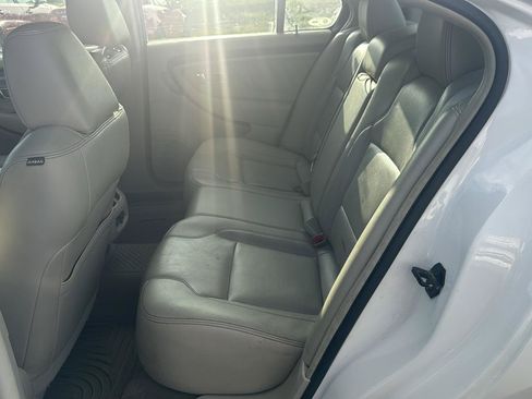 Used 2012 Ford Taurus Limited FWD image 11
