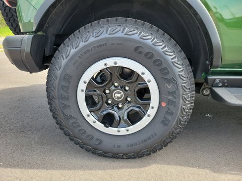 New 2025 Ford Bronco Badlands w/ Sasquatch Package AWD/4WD image 5