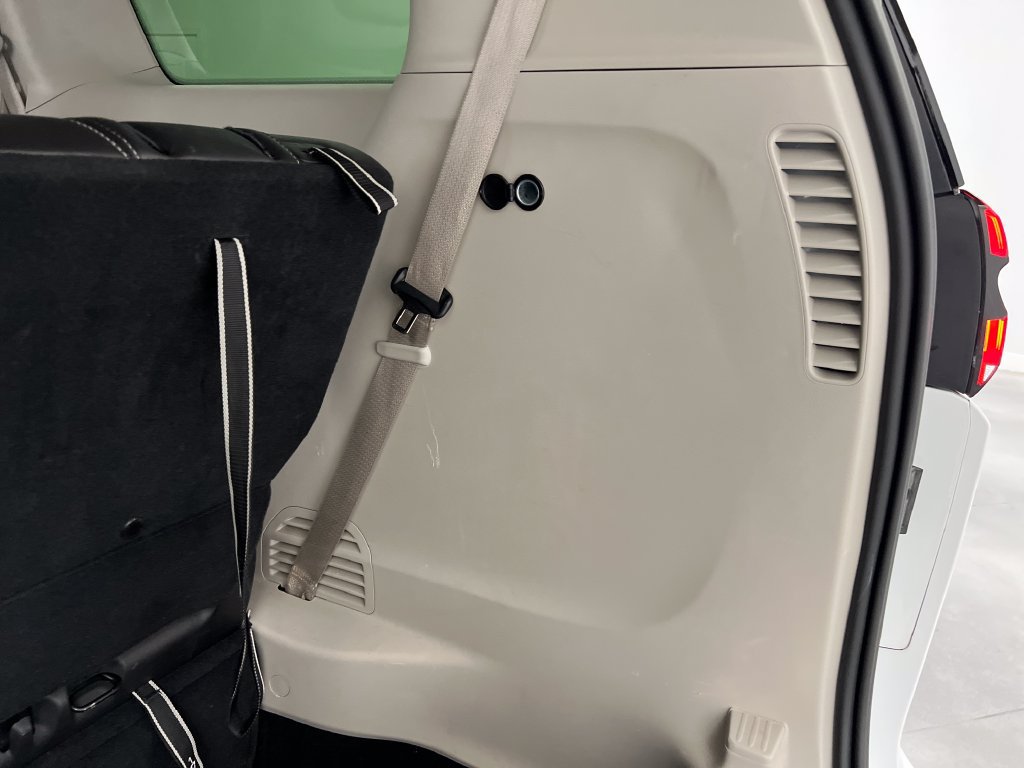 Used 2024 Chrysler Pacifica Touring-L FWD image 49