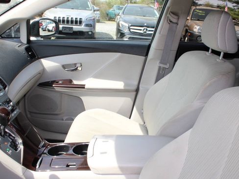 Used 2009 Toyota Venza FWD image 14