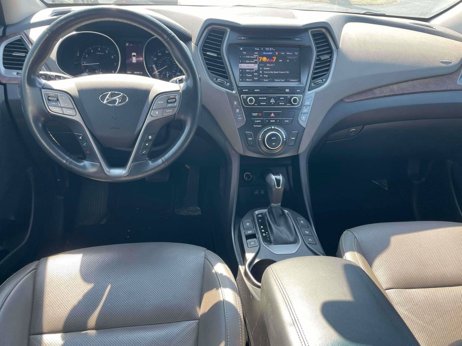 Used 2018 Hyundai Santa Fe Limited FWD image 17