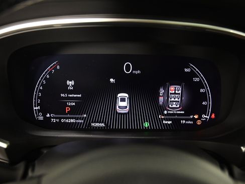 Used 2025 Acura MDX SH-AWD w/ Technology Package image 18