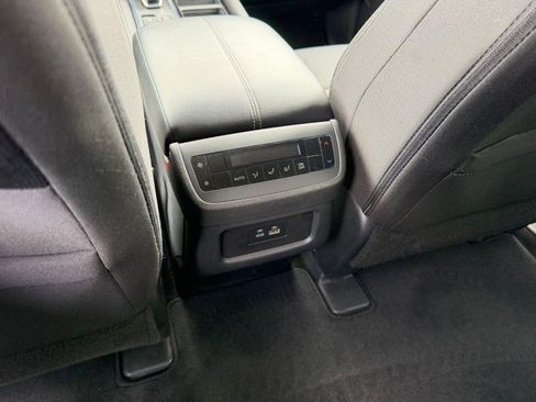 Used 2025 Nissan Pathfinder SV FWD image 27