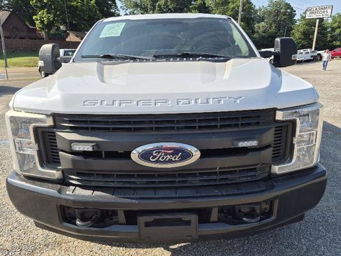 Used 2019 Ford F250 XL w/ Power Equipment Group RWD image 5